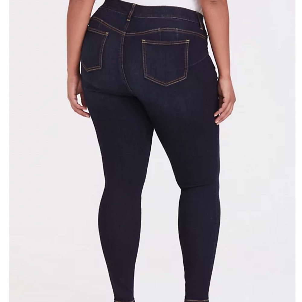 New with tags Torrid Premium BOMBSHELL SKINNY JEAN - PREMIUM STRETCH DARK WASH